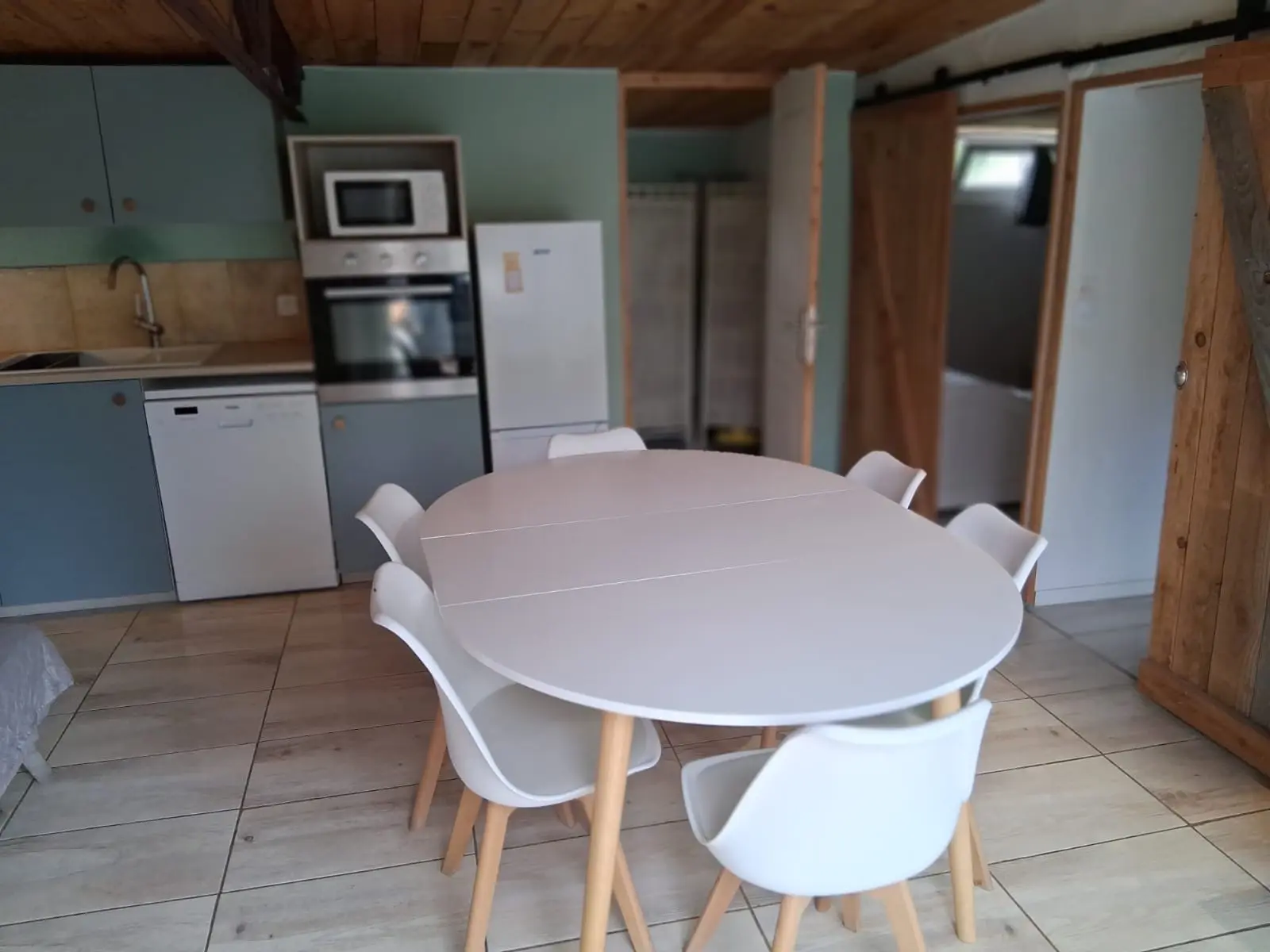 Cabane à la Ferme, Les Églisottes-et-Chalaures : image 2