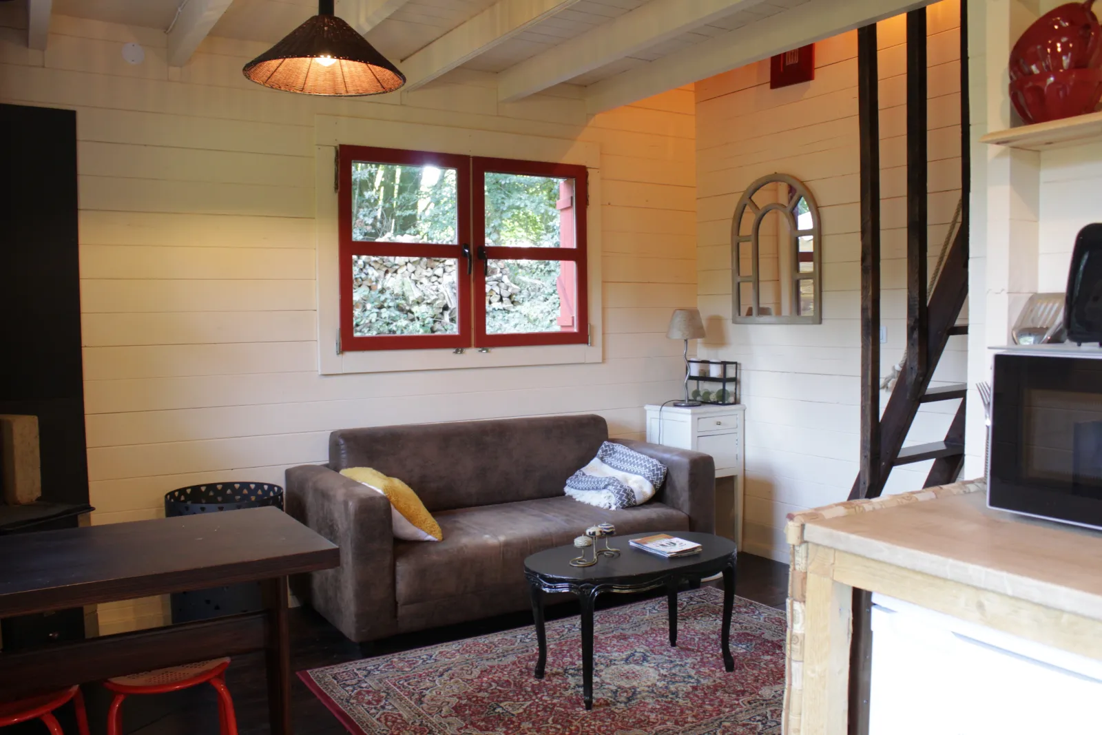 Cabane de la Ferme du Séquoia, Paule : image 4