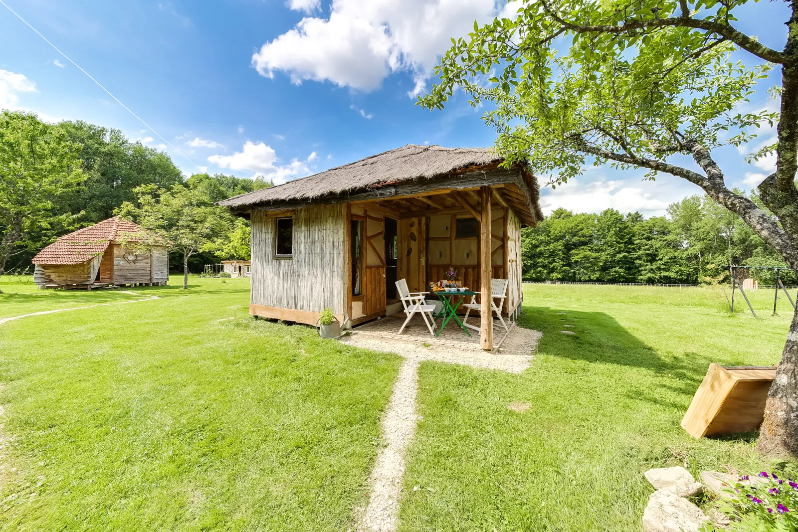 Cabane en Paille du Verbamont (hébergement insolite à la ferme), Claudon