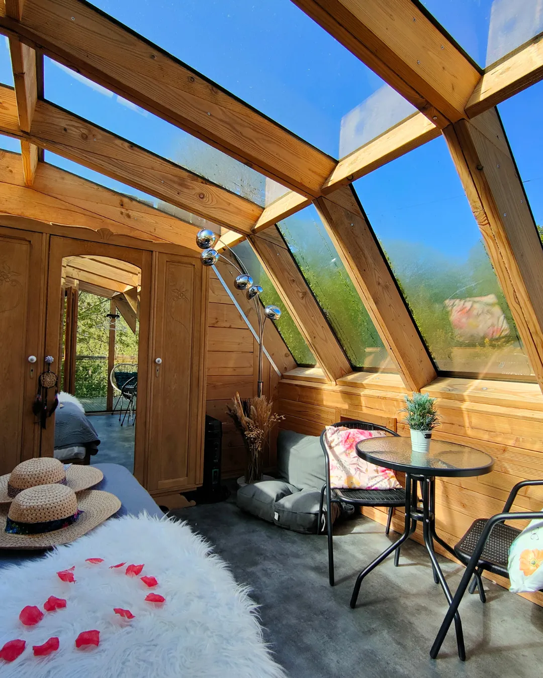 Cabane en verre, La Roche-Maurice : image 3