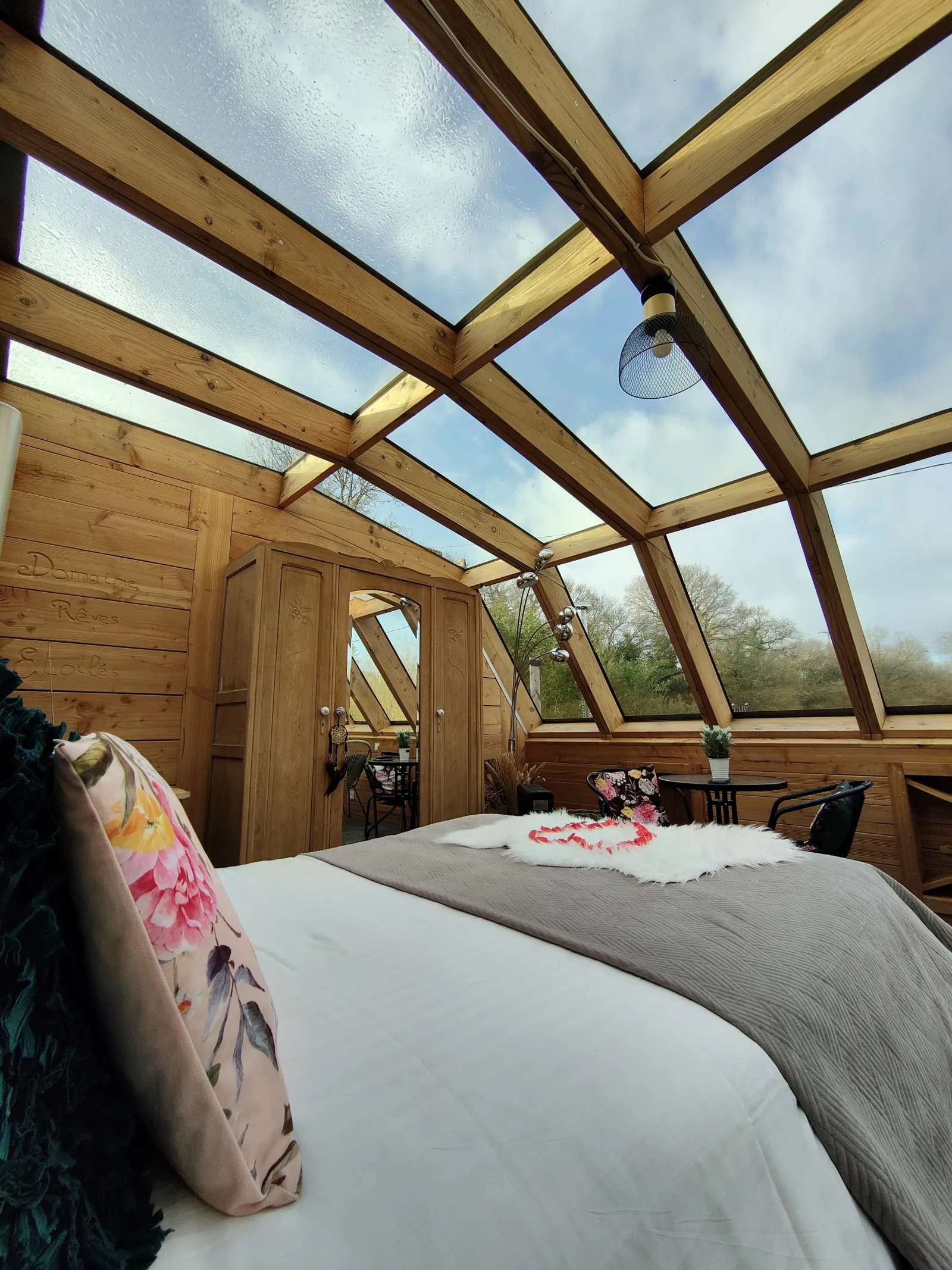 Cabane en verre, La Roche-Maurice : image 5