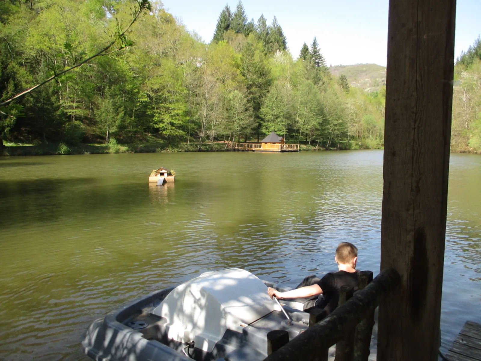 Cabane flottante Libellule, Conques-en-Rouergue : image 3