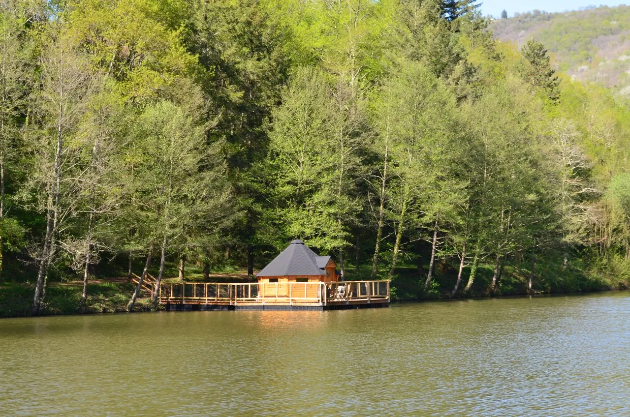 Cabane flottante Libellule, Conques-en-Rouergue : image 4