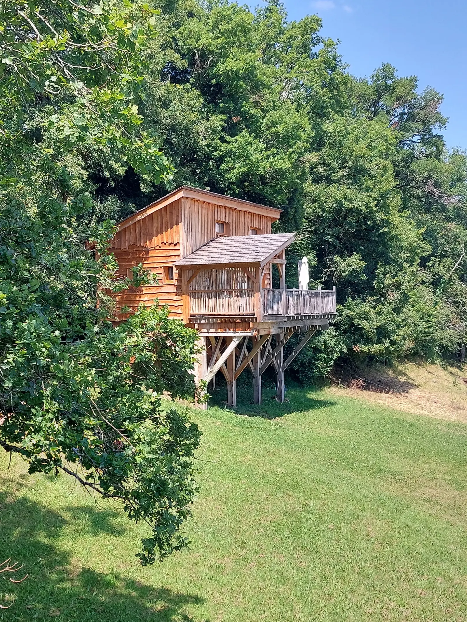 Cabane La Rastène (hébergement insolite à la ferme), Carlat