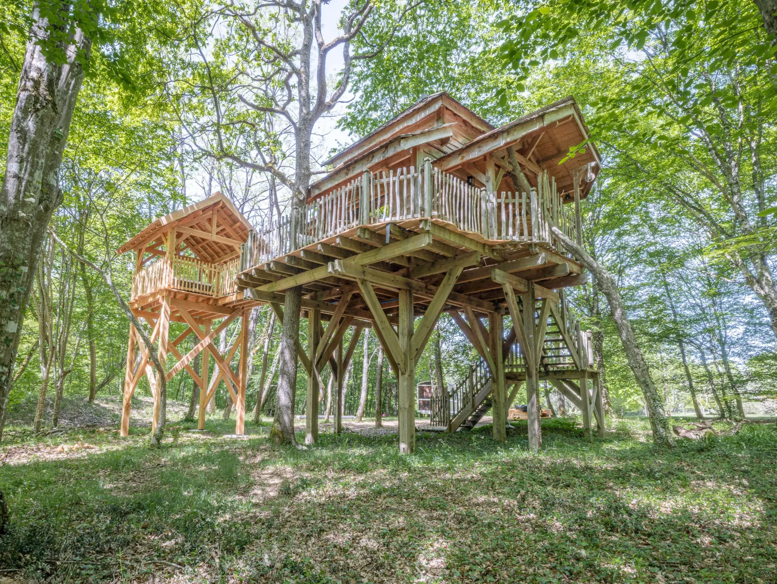 Cabane Perchée Spa Victor (hébergement insolite à la ferme), Monsac