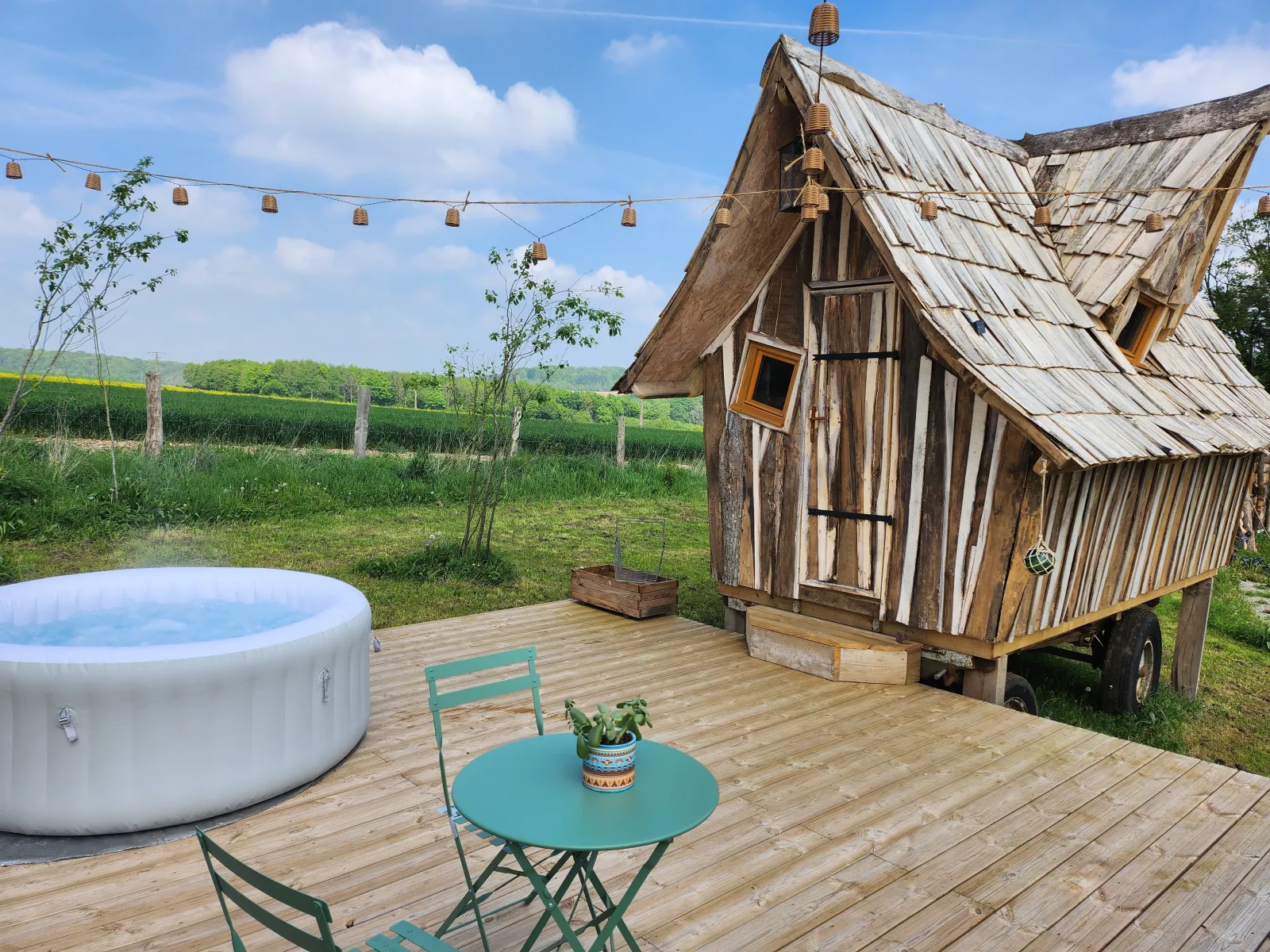 Cabane Rigolote (hébergement insolite à la ferme), Lanches-Saint-Hilaire