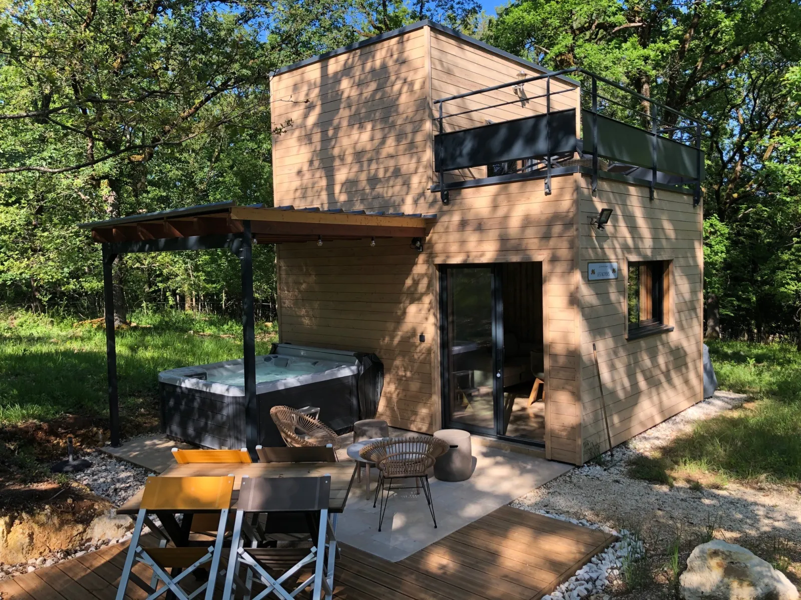 Cabane Spa des Noyers (hébergement insolite à la ferme), Jayac