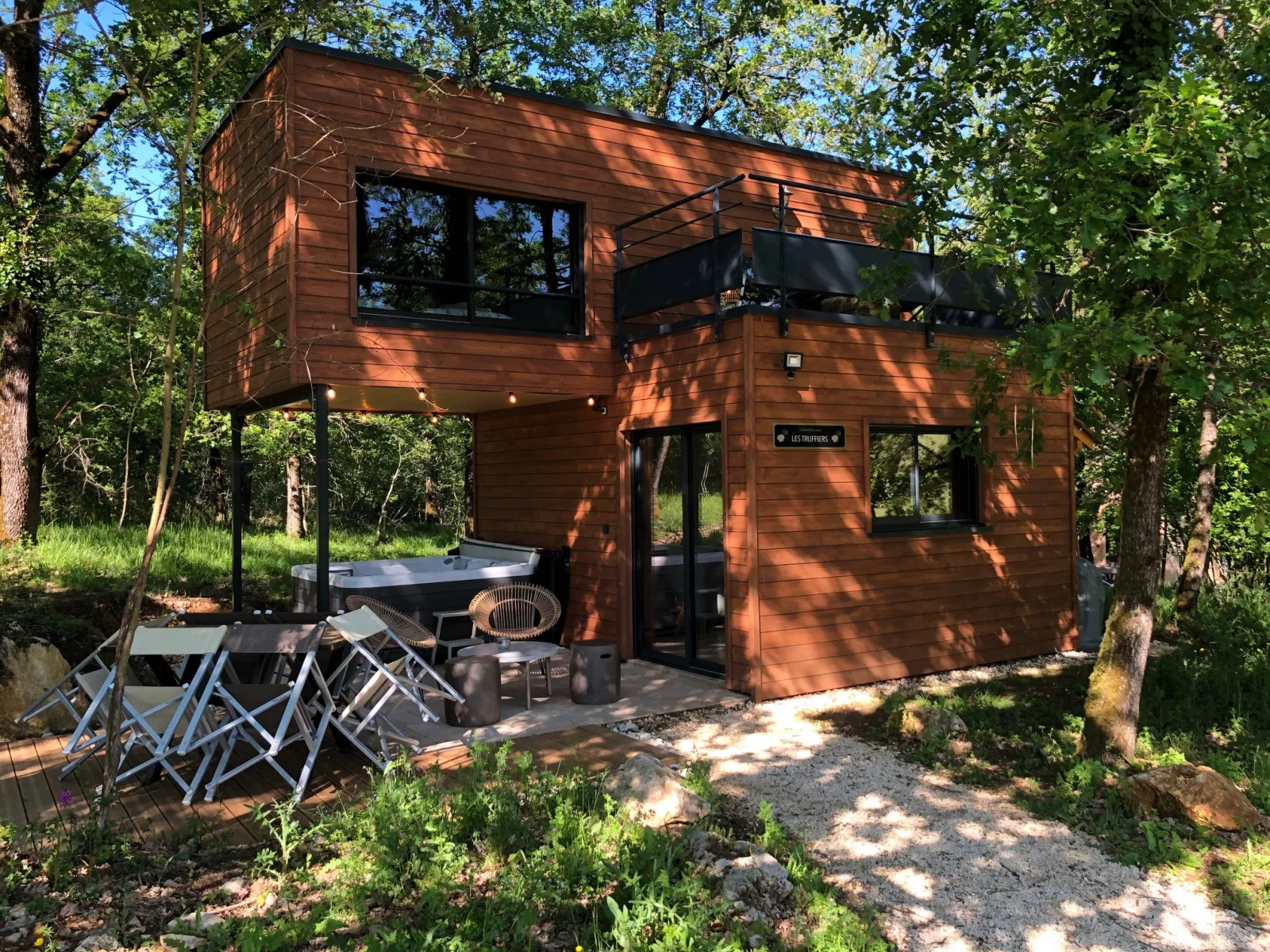 Cabane Spa des Truffiers (hébergement insolite à la ferme), Jayac