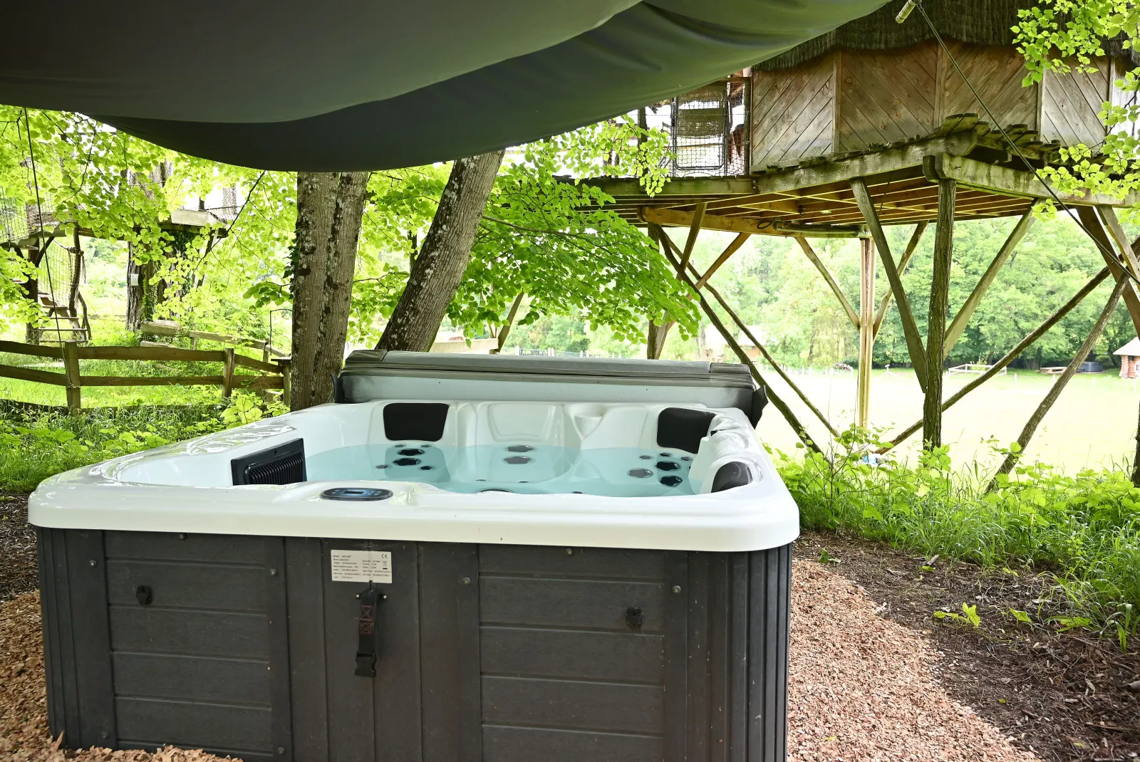 Cabane Spa du Bout du Pré, Descartes : image 5