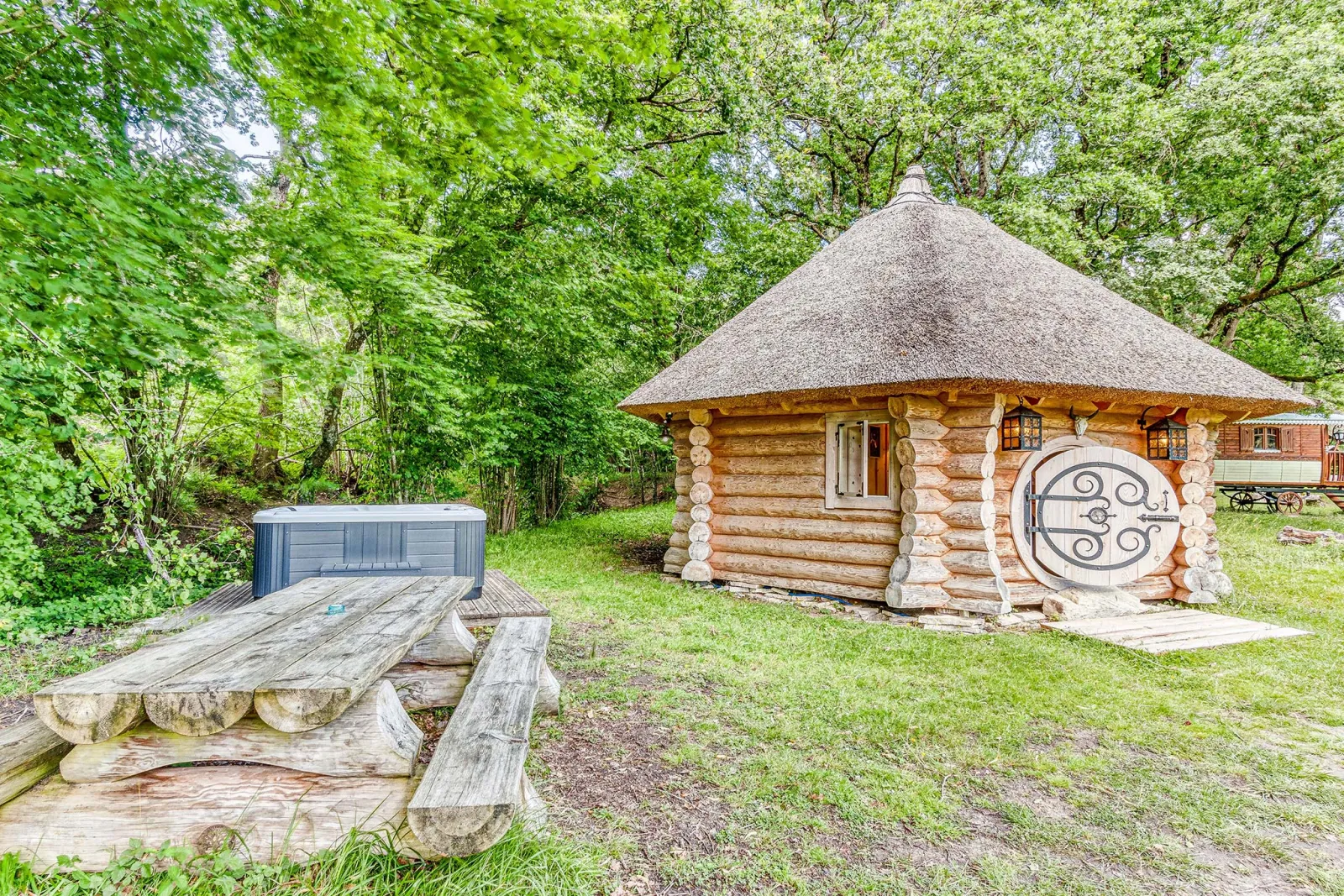 Cabane Spa Haldjas (hébergement insolite à la ferme), Descartes