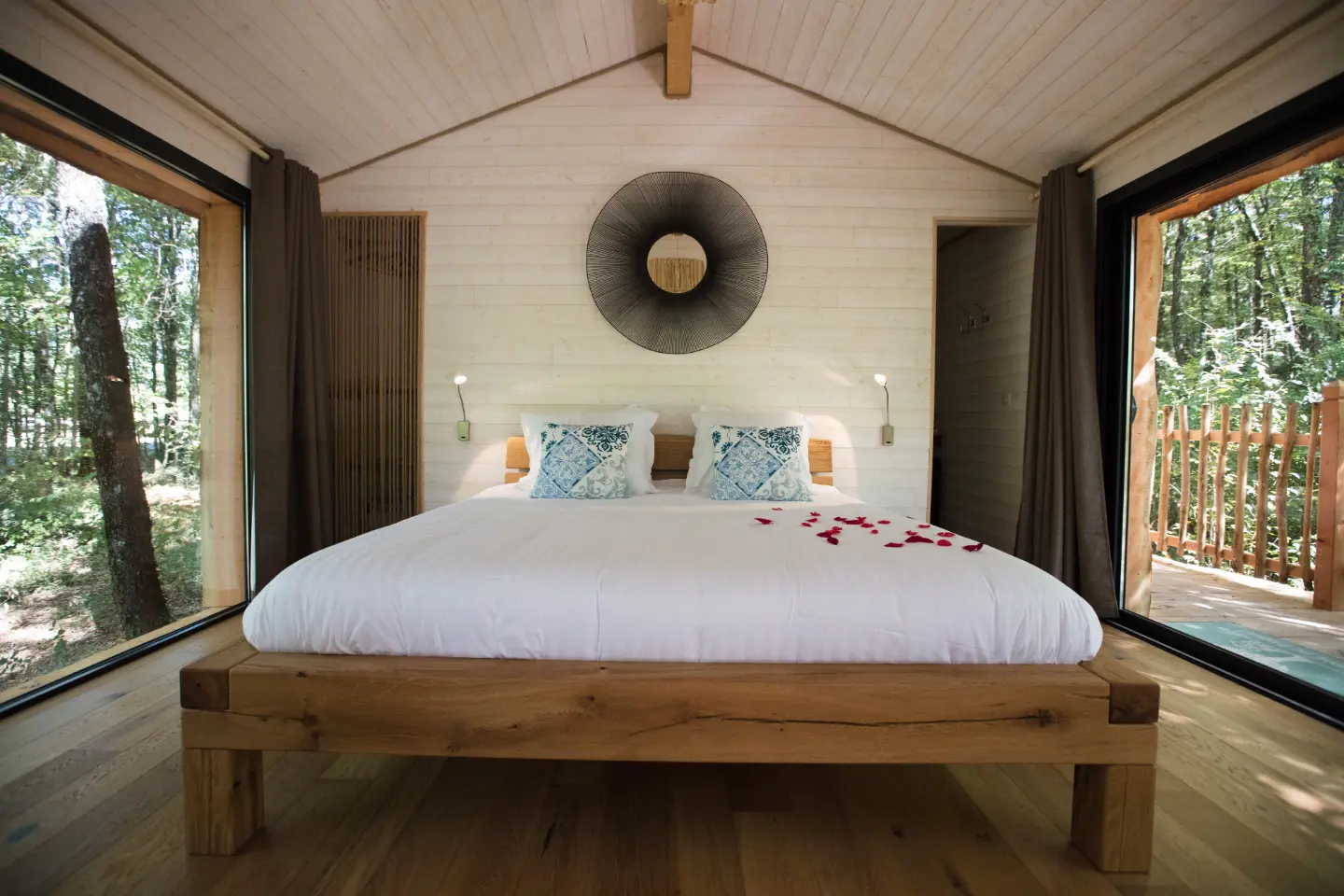 Cabane Spa Prisca (hébergement insolite à la ferme), Monsac