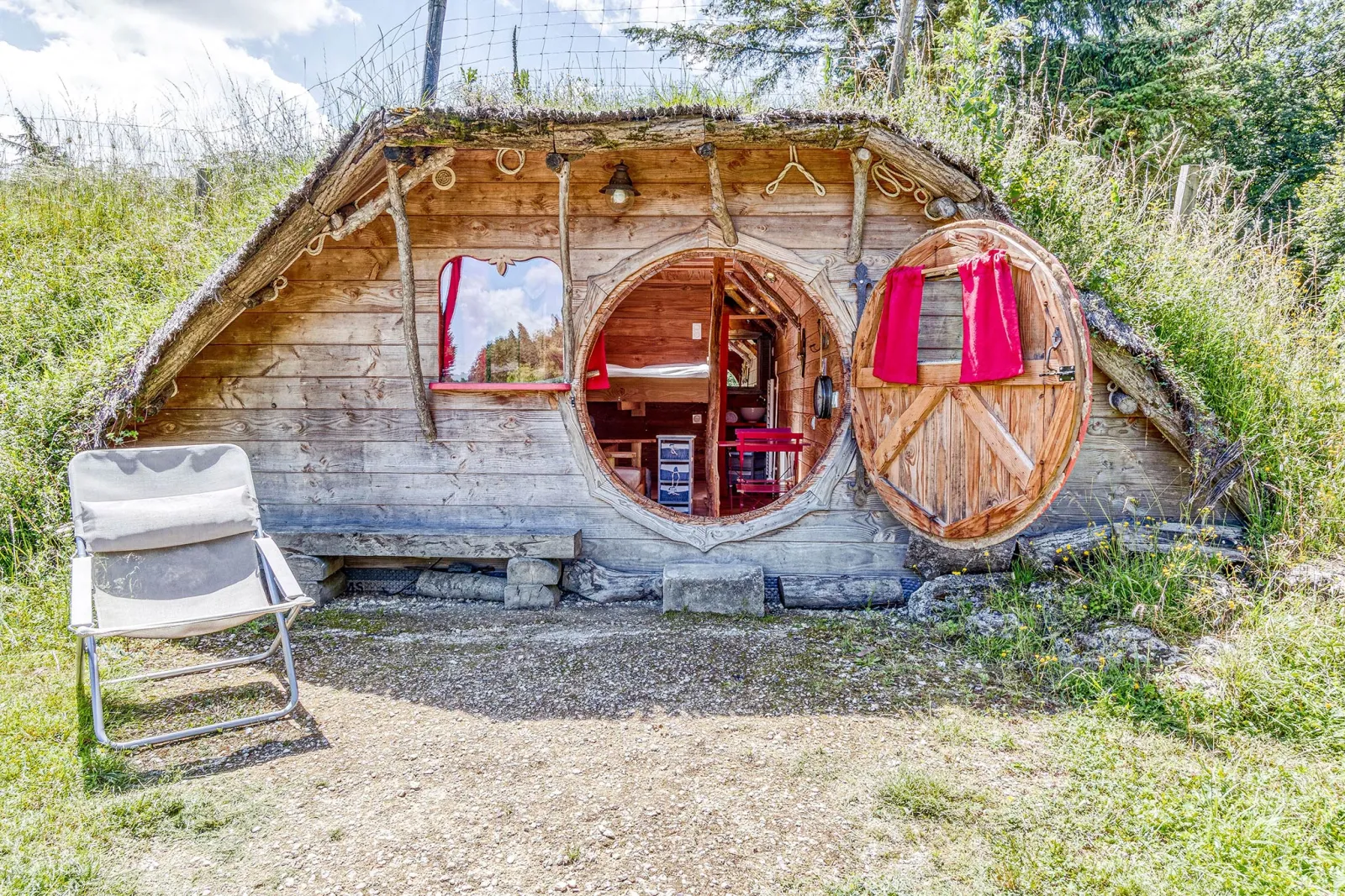 Cabane Végétalisée La Gadouillère (hébergement insolite à la ferme), Descartes