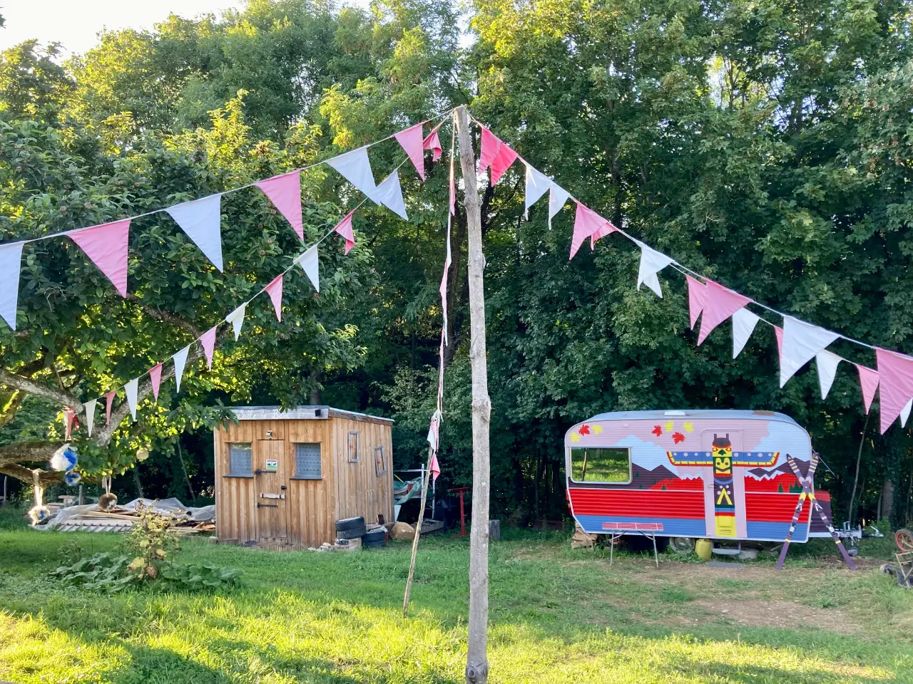 Caravane Canada (hébergement insolite à la ferme), Liverdun