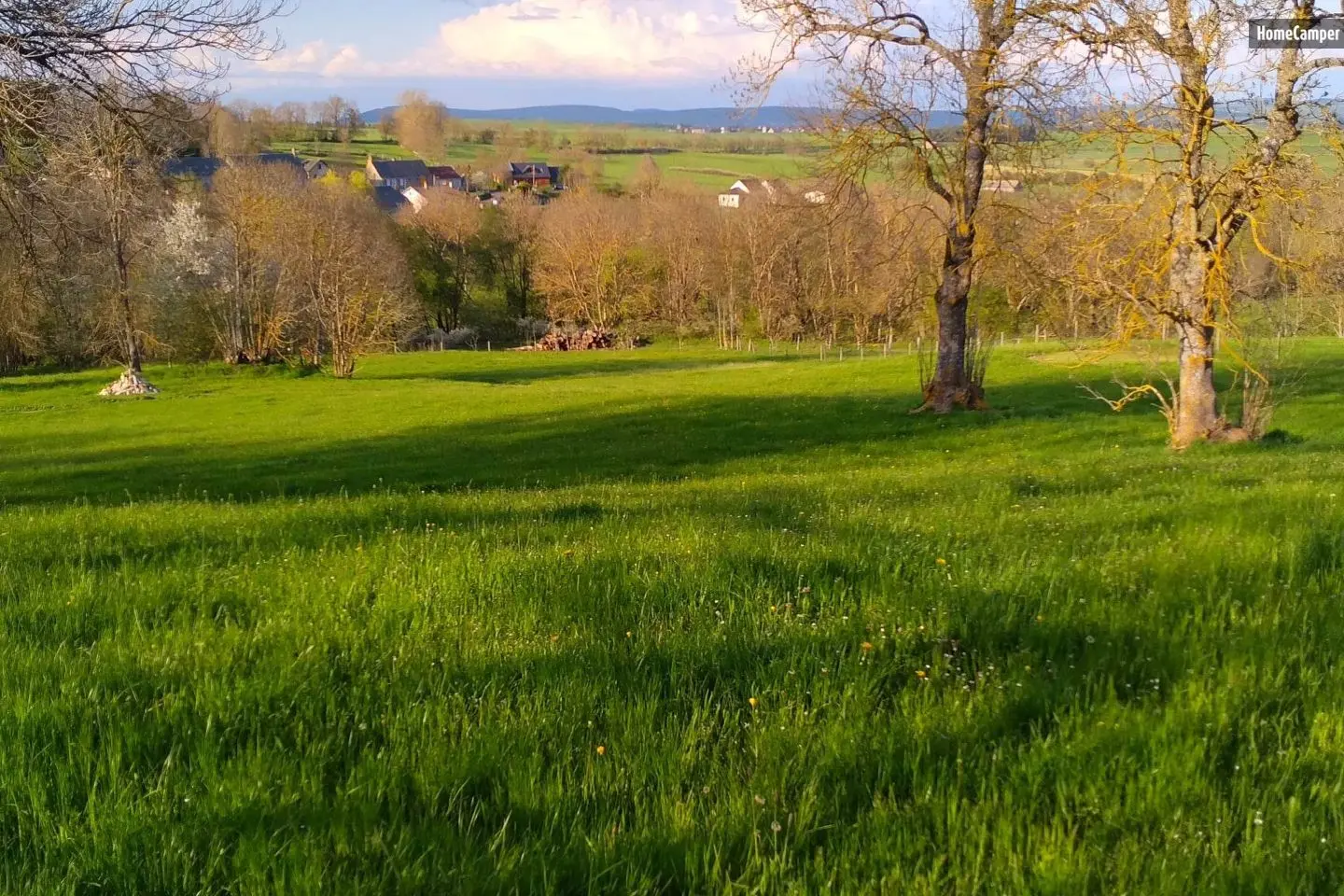 Caravane Cocooning (hébergement insolite à la ferme), Valuéjols
