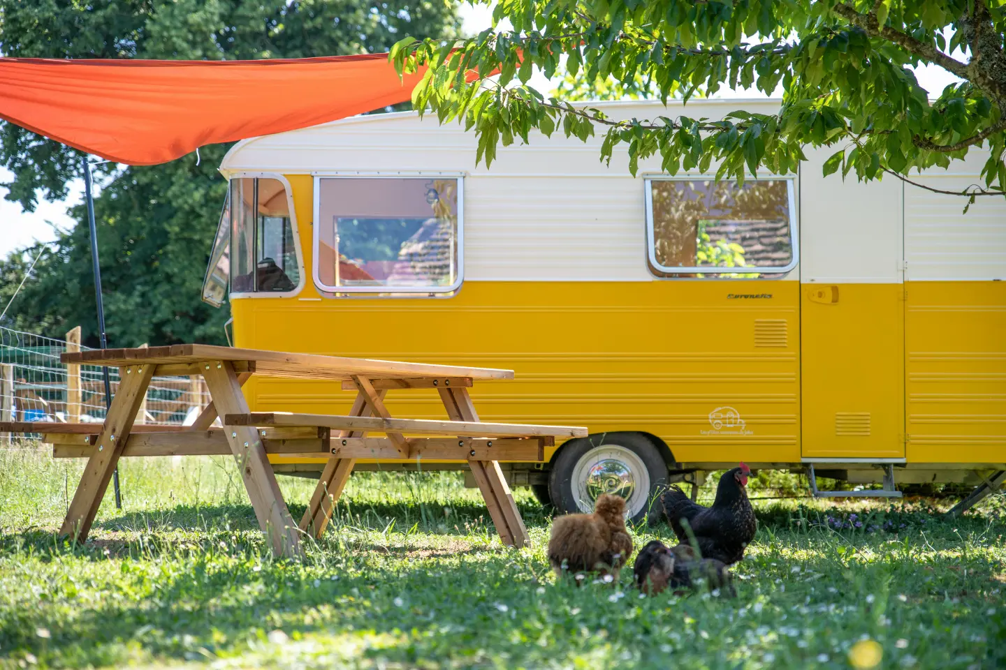 Caravane insolite du Pérougord (hébergement insolite à la ferme), Rouffignac-Saint-Cernin-de-Reilhac