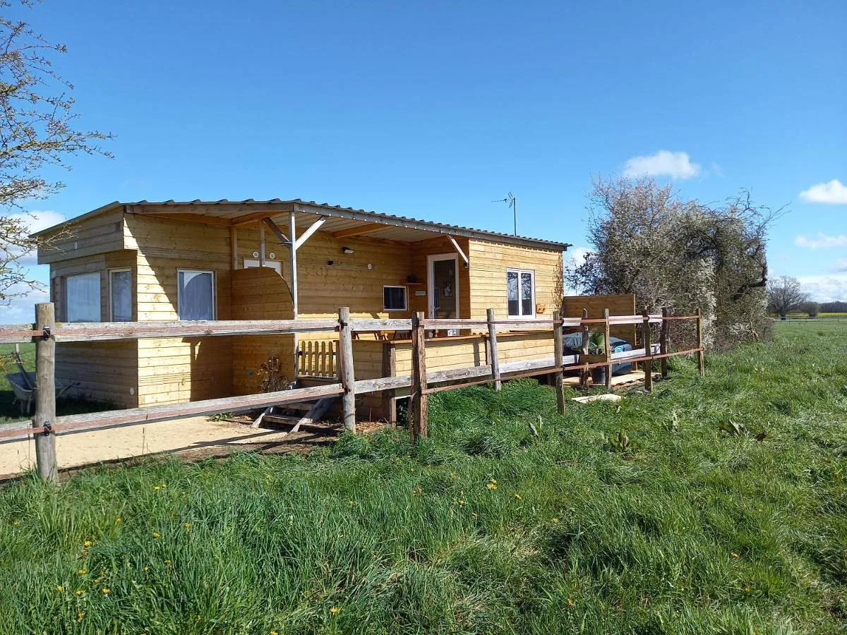 Chalet de la ferme équestre, Yèvres : image 5
