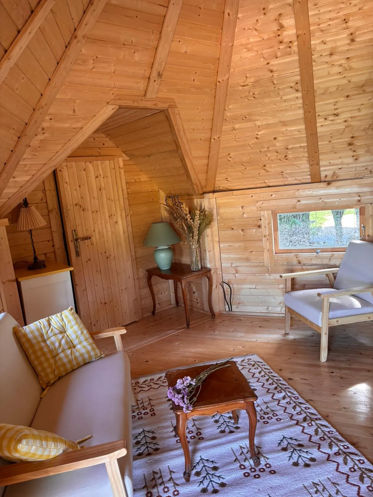 Chalet Petit Morin du Clos de Verdelot (hébergement insolite à la ferme), Verdelot