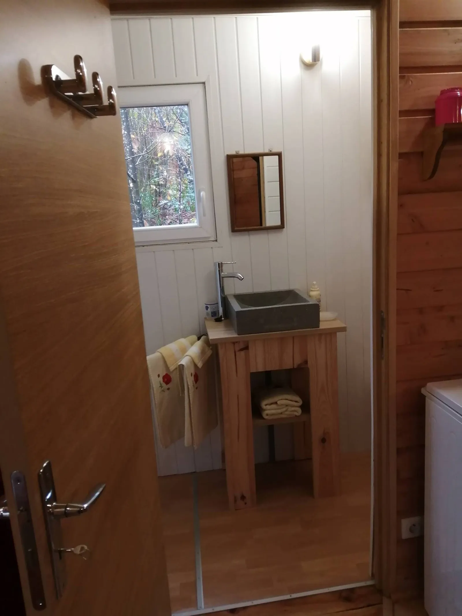 Chalet sur Pilotis des Bois de Saint Auvent, La Geneytouse : image 3