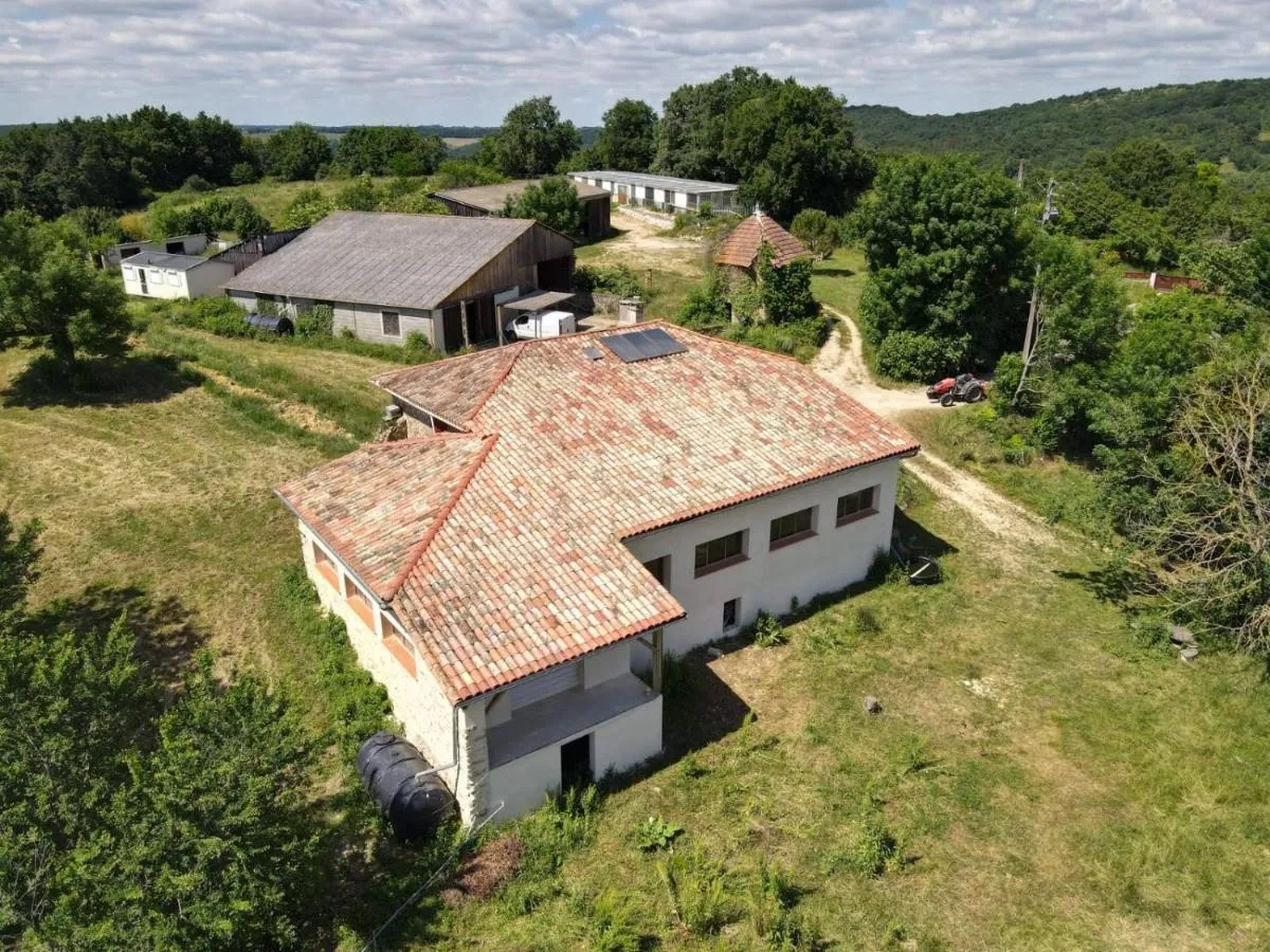 Chambre à la Ferme Banzaï, Aurignac : image 3