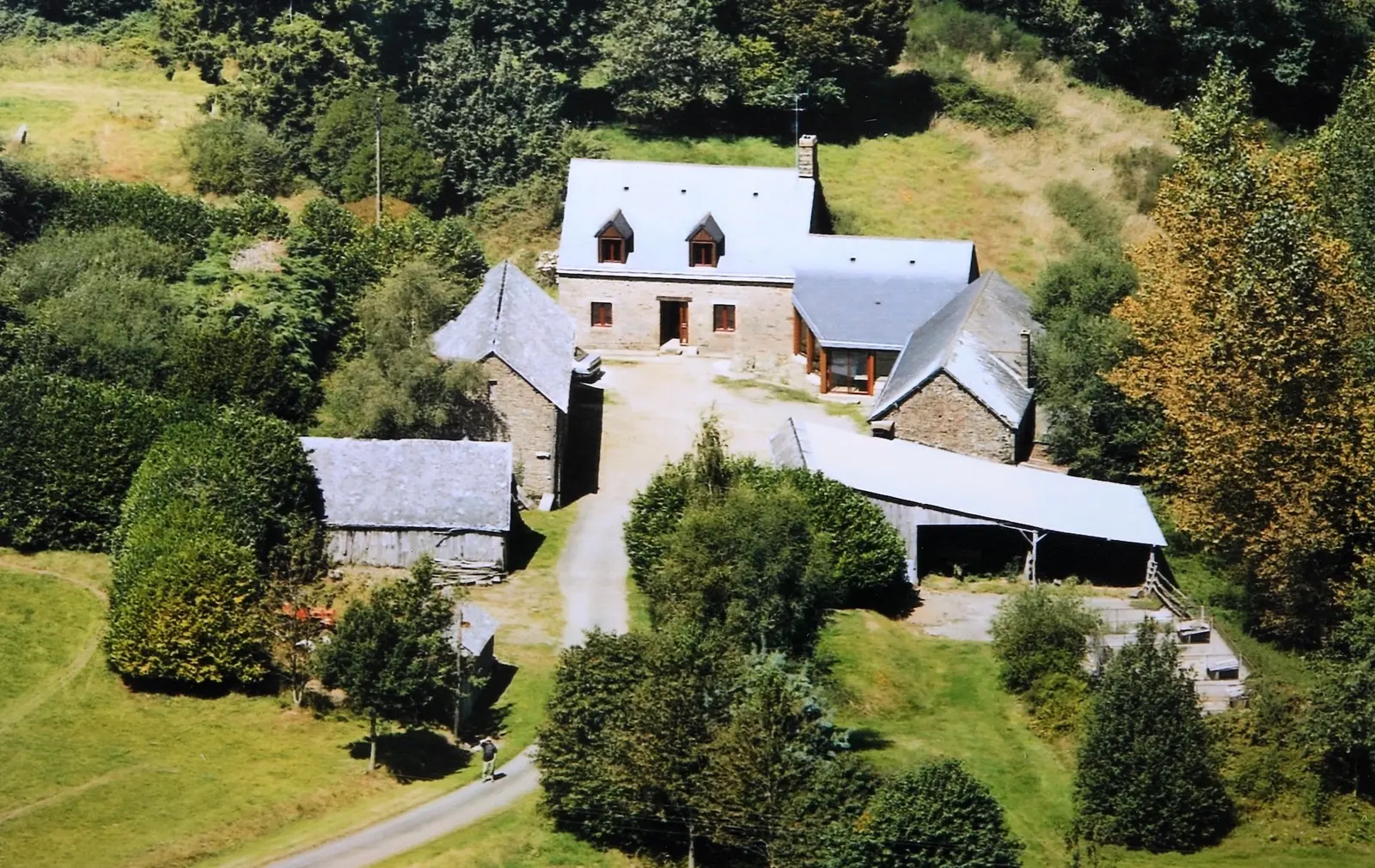 Chambre Chêne de l'Angeberdière (chambre d'hôtes à la ferme), Saint-Mars-sur-la-Futaie