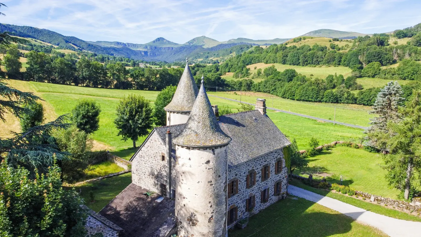 Chambre d'hôtes de Curières (chambre d'hôtes à la ferme), Cheylade