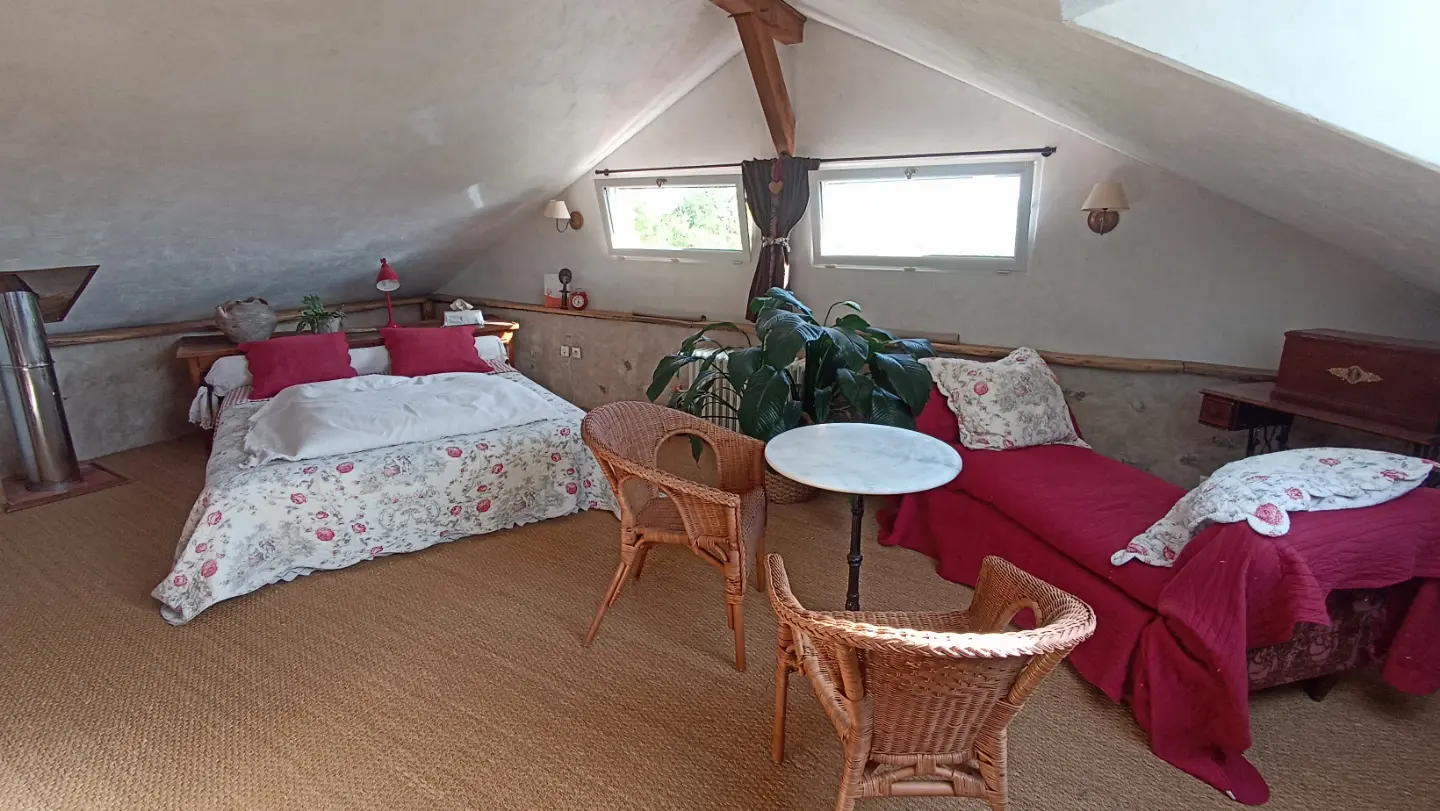 Chambre du Clos Goutilles (chambre d'hôtes à la ferme), Montjoie-en-Couserans