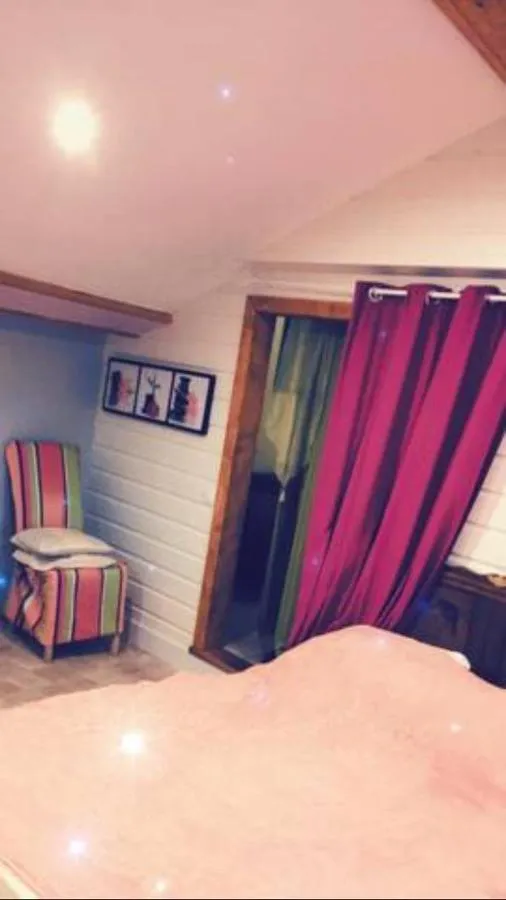 Chambre familiale de la ferme de Yolande, Montesquieu-Avantès : image 5