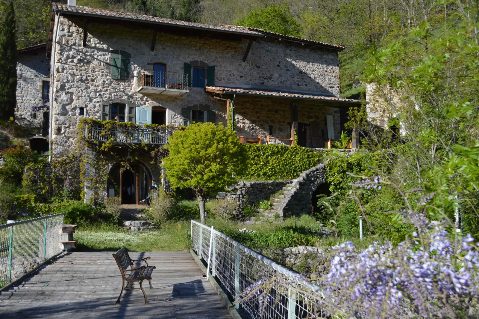Chambre Pistache à La Messicole (chambre d'hôtes à la ferme), Montpezat-sous-Bauzon
