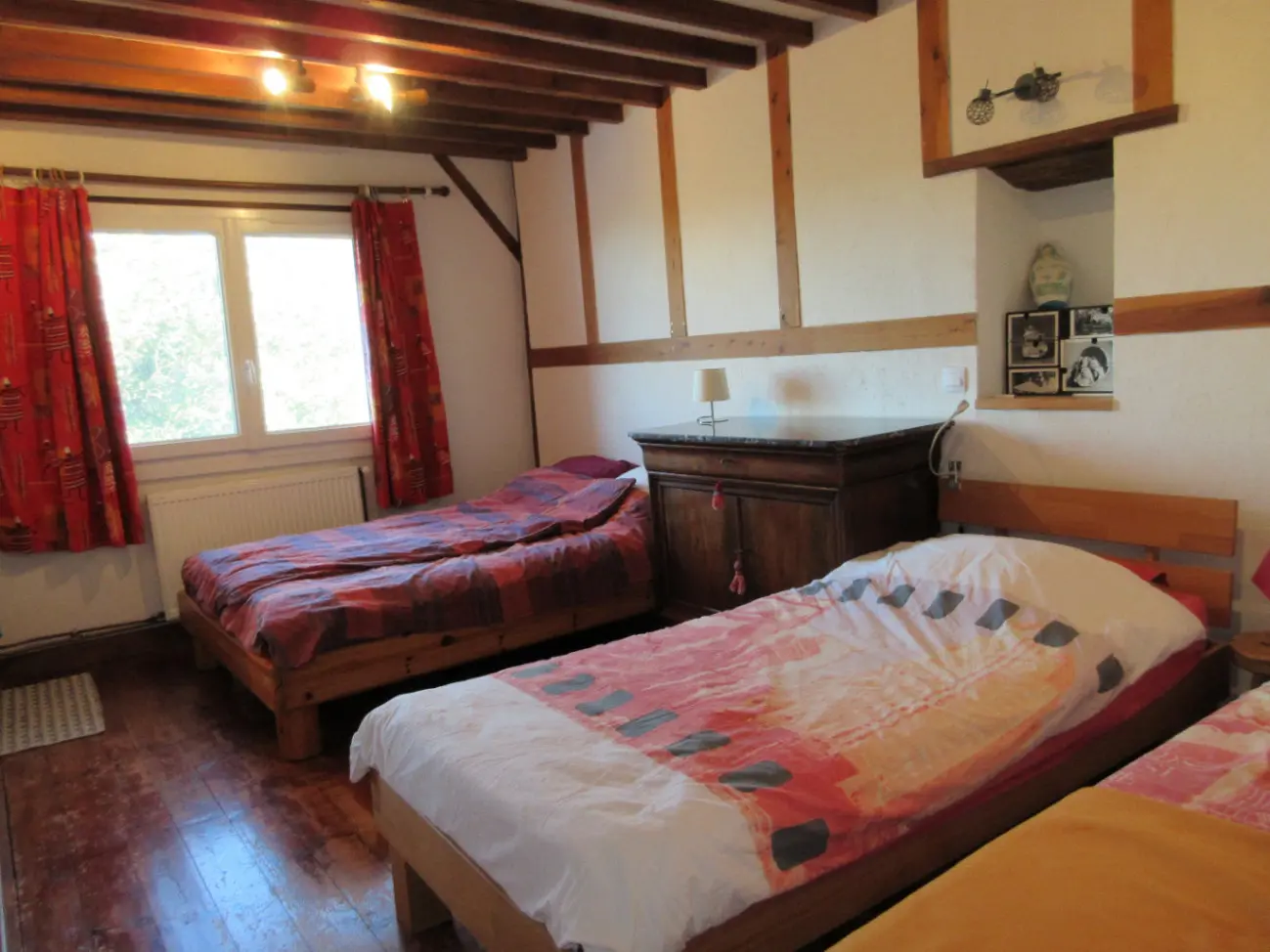 Chambre pour trois (chambre d'hôtes à la ferme), Biol