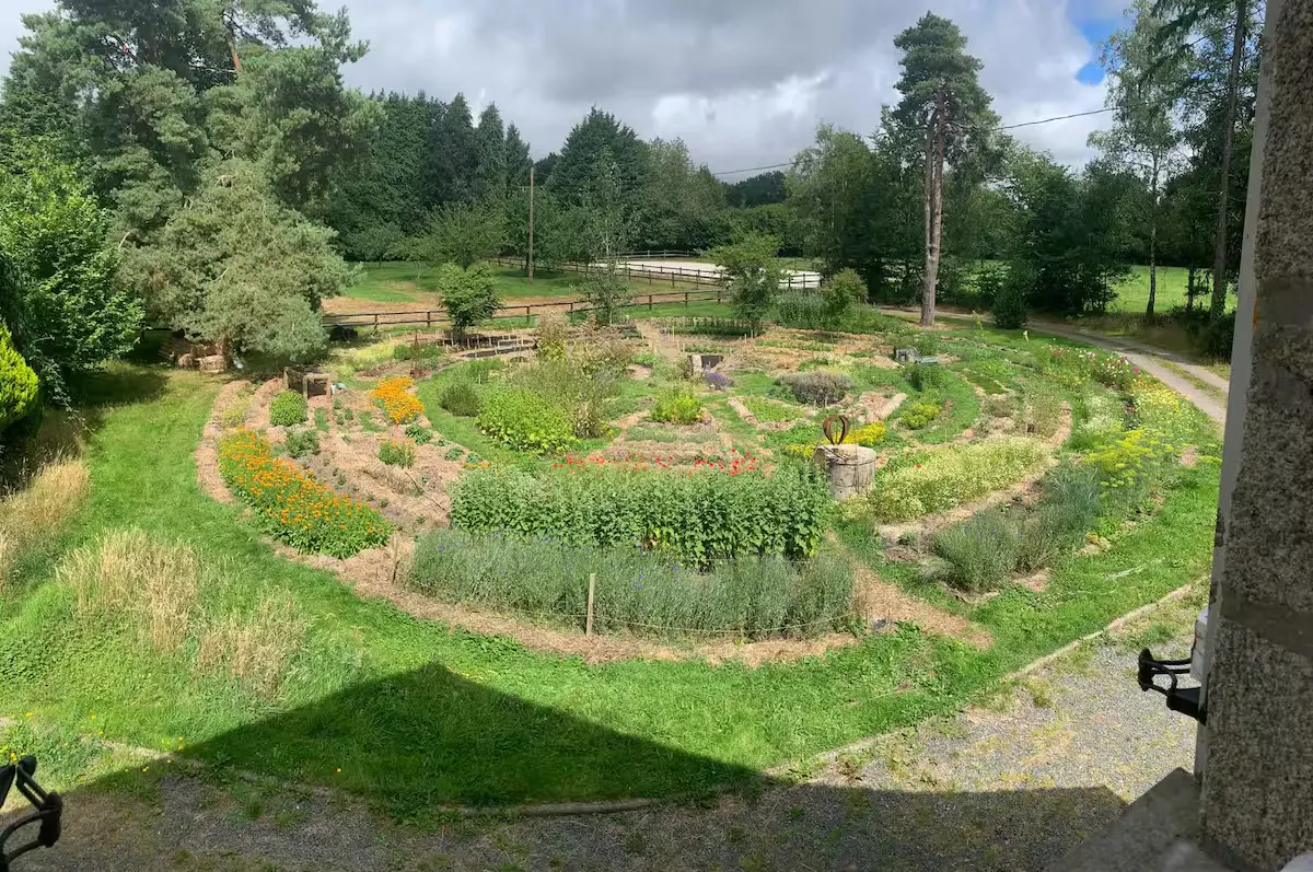 Chambre vue Verger au Domaine du Passage (chambre d'hôtes à la ferme), Le Cercueil