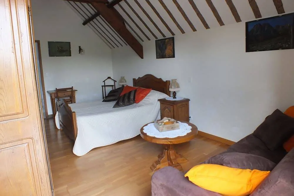 Chambres d'hôtes Anousta (chambre d'hôtes à la ferme), Loubajac