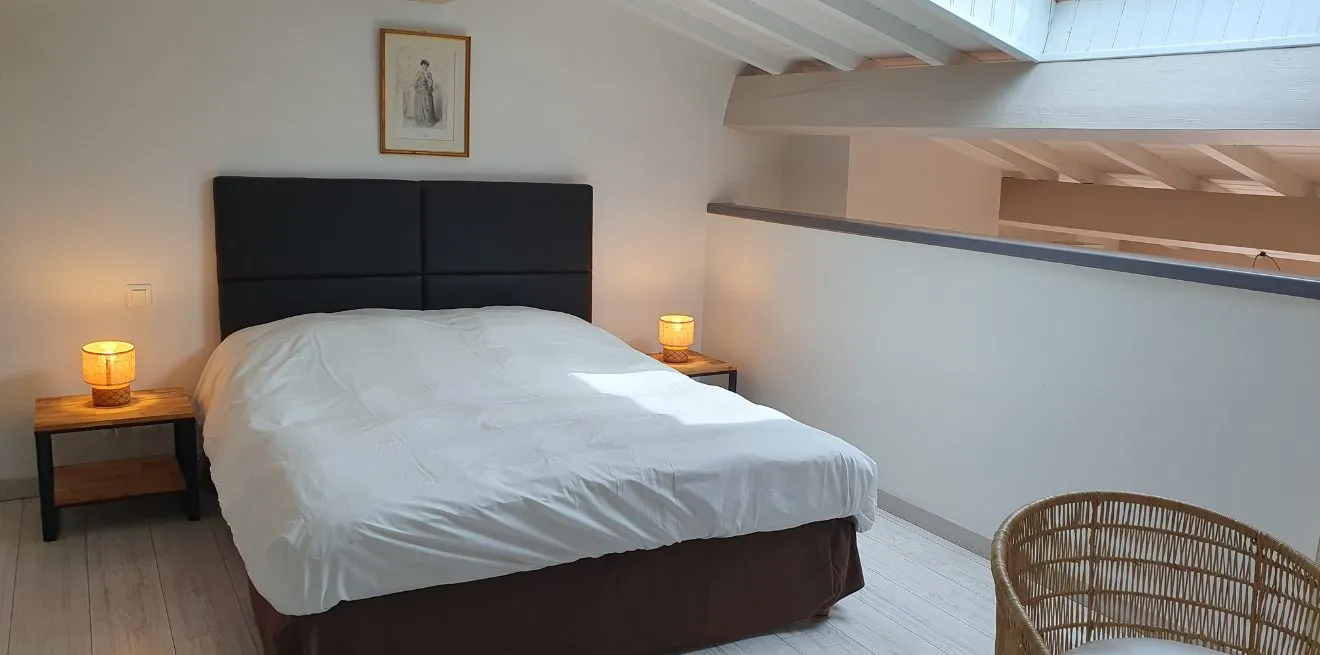 Château Courtade-Dubuc, gîte 4 personnes (gîte à la ferme), Camblanes-et-Meynac