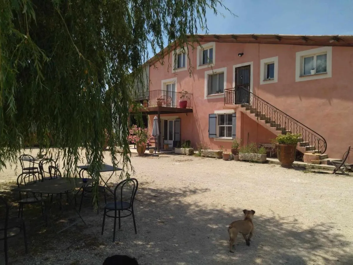 Écurie Le Pas du Loup (gîte à la ferme), Caumont-sur-Durance