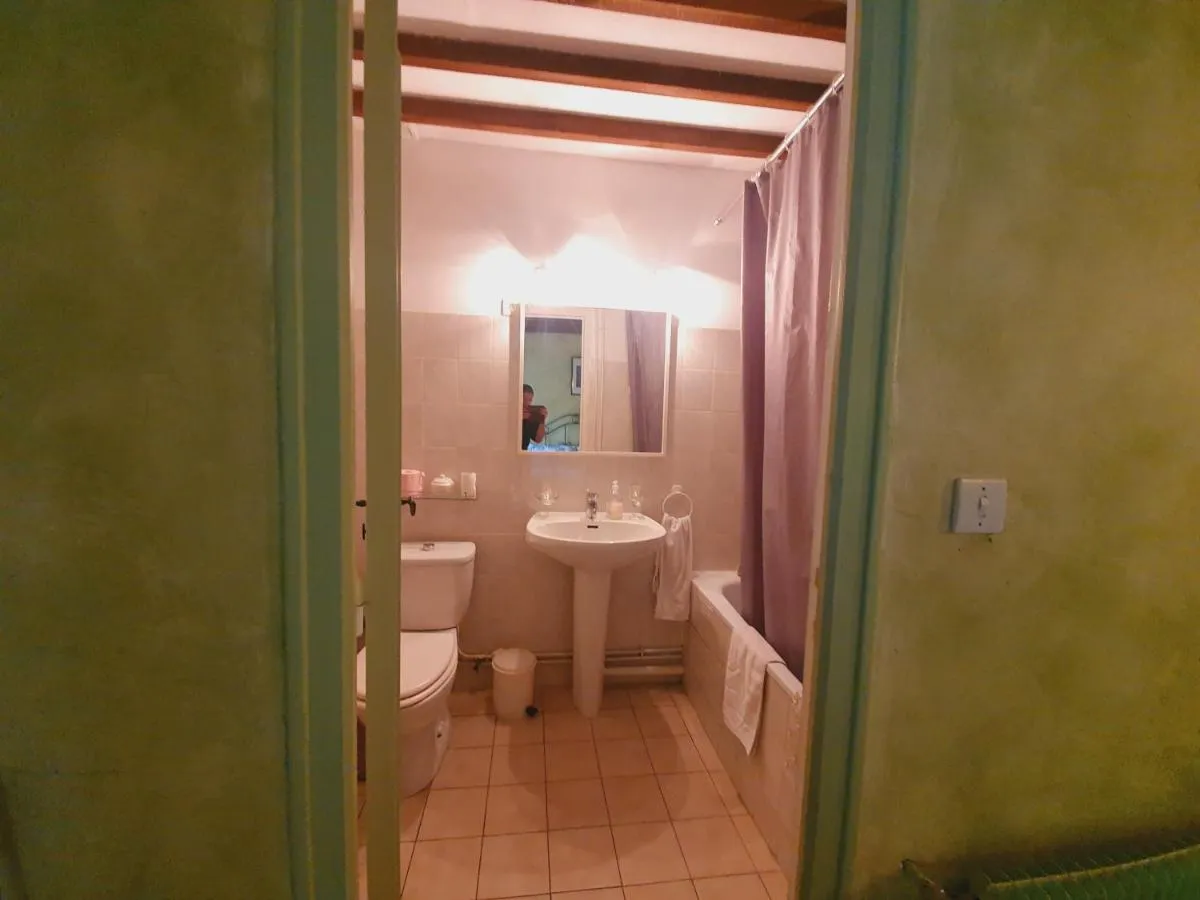 Gateau Stables, Saint-Amand-en-Puisaye : image 3