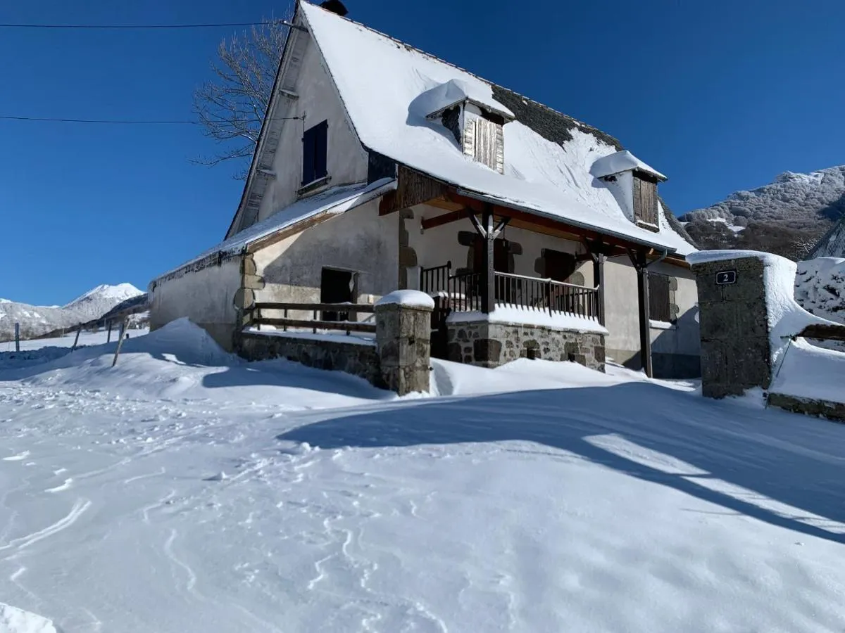 Gîte à la ferme au Puy Mary (gîte à la ferme), Mandailles-Saint-Julien