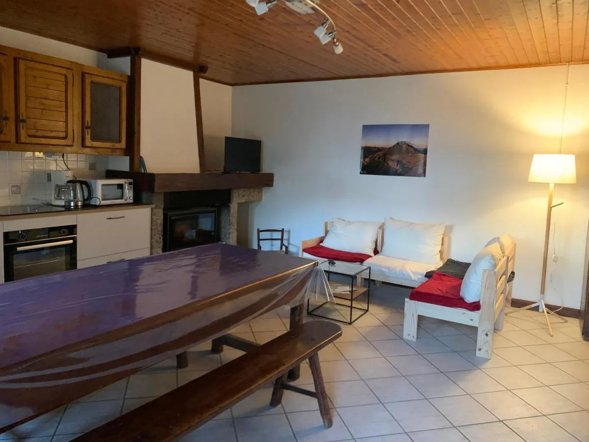 Gîte à la ferme au Puy Mary, Mandailles-Saint-Julien : image 3