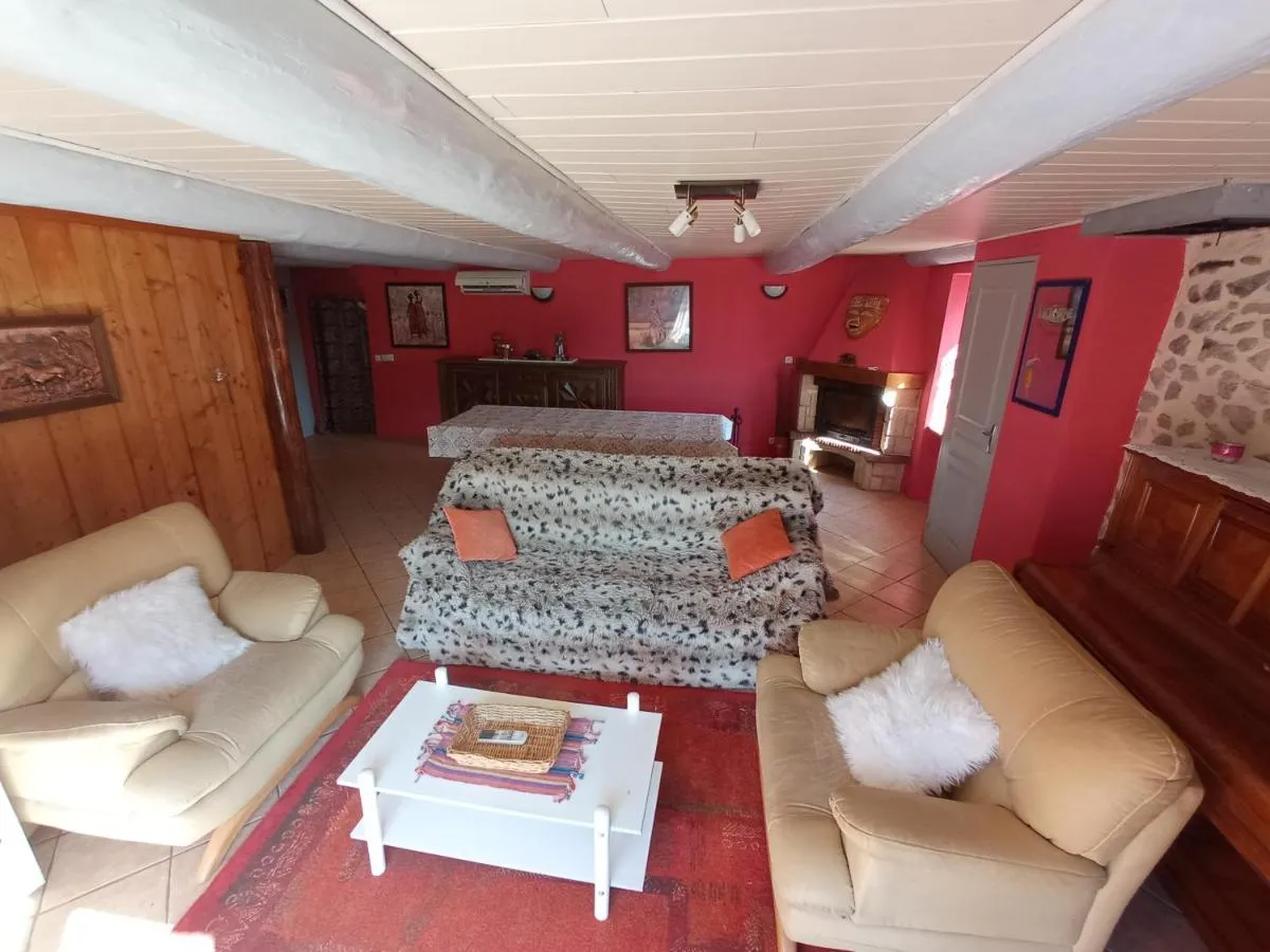 Gîte à la ferme de Christelle et Gérard, Le Vernet-Chaméane : image 2