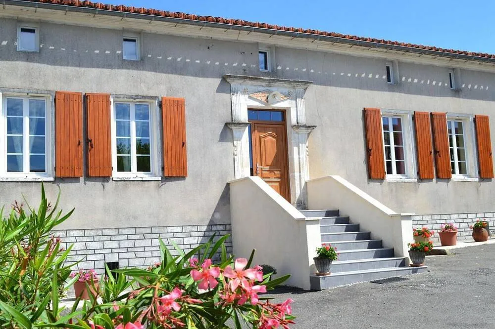 Gîte charentais face aux vignes (gîte à la ferme), Champagne-Vigny