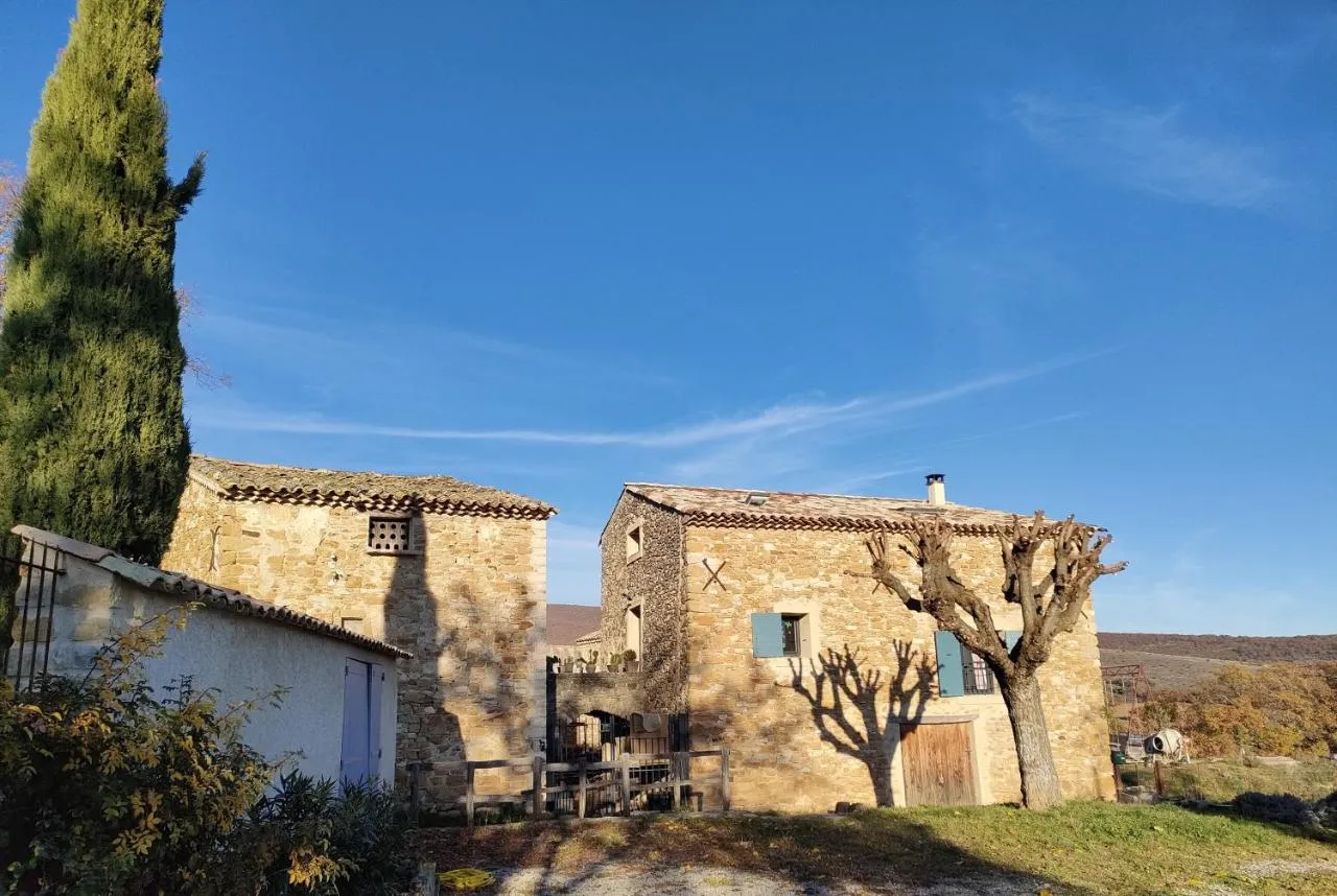 Gîte de la ferme d'Ongles (gîte à la ferme), Ongles