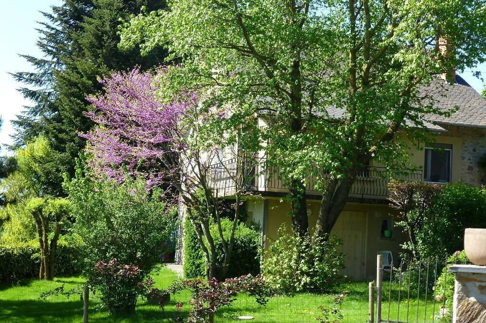 Gîte de la ferme fleurie (gîte à la ferme), Durenque