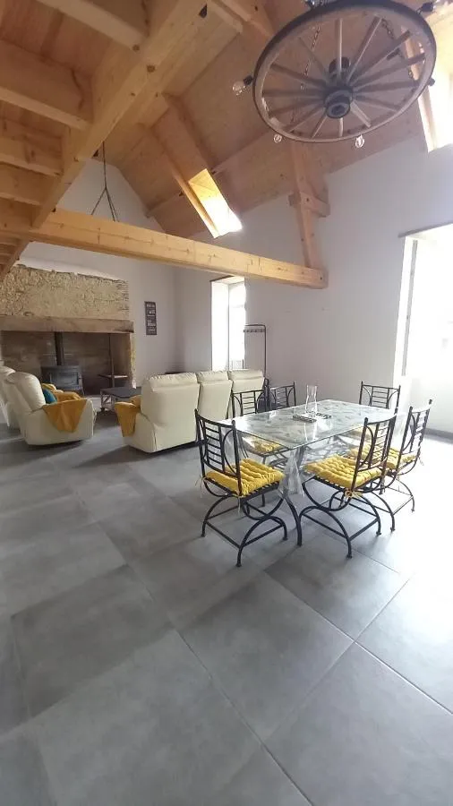 Gîte de la petite ferme de Marlène, Bassillon-Vauzé : image 4