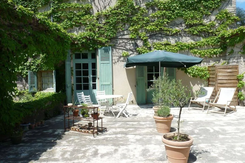 Gîte du Château des Lèbres (gîte à la ferme), Banne