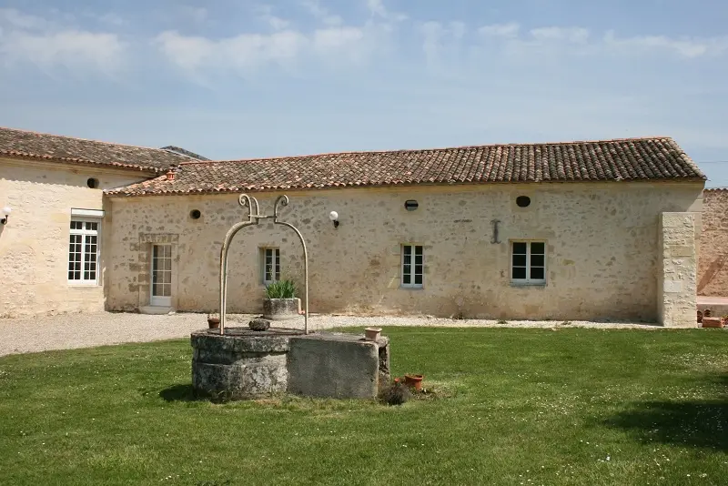 Gîte du Château l'Insoumise (gîte à la ferme), Saint-André-de-Cubzac