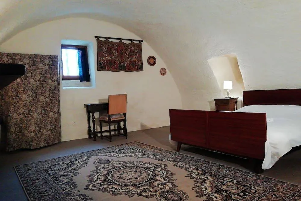 Gîte la Tour du Manoir d'Ajas, Saint-Laurent-d'Olt : image 4