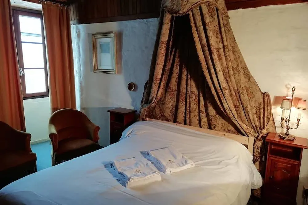 Gîte Le Roc du Manoir d'Ajas, Saint-Laurent-d'Olt : image 5