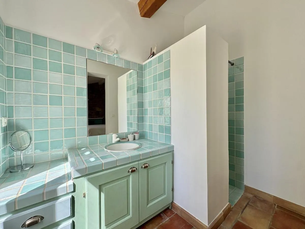 Gîte T3 chez l'Apiculteur, Roquebrune-sur-Argens : image 3