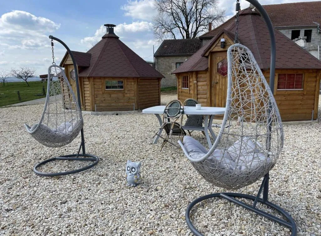 Kota de la Ferme de la Harnoterie (hébergement insolite à la ferme), Beaumont-en-Argonne