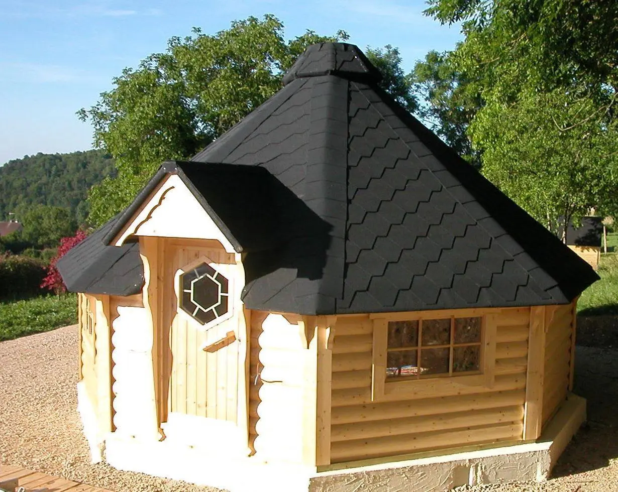 Kota finlandais (hébergement insolite à la ferme), Véria