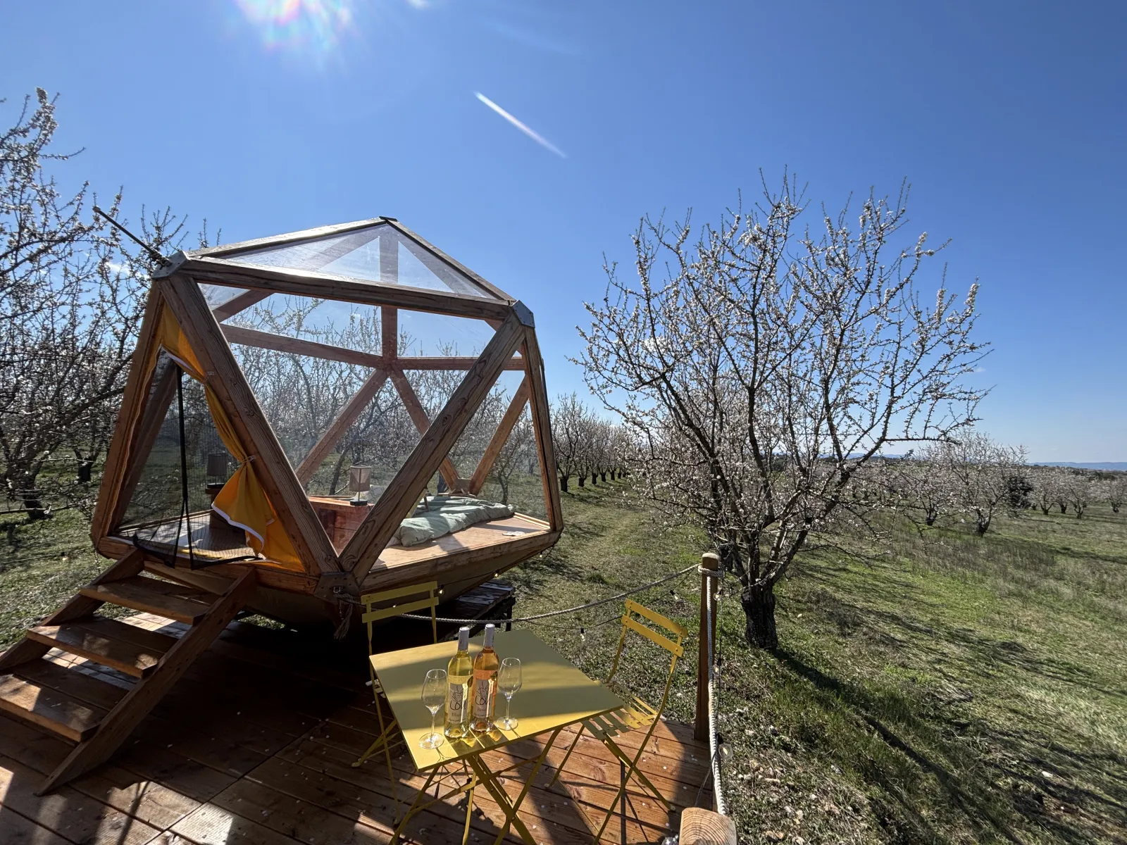 La Bulle Ico des Grandes Marges (hébergement insolite à la ferme), Valensole