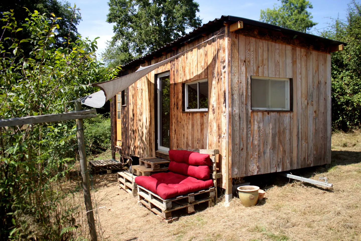 La Cabane de l'Enklave, Lomné : image 2